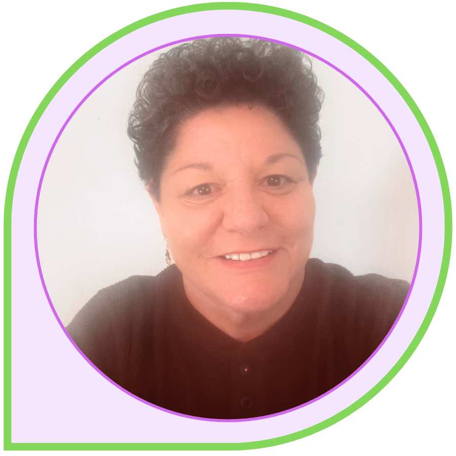 Headshot of LInguaMaze founder, Annette, smiling warmly at the camera.